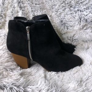 Cute Style&Co black suede booties 12W
